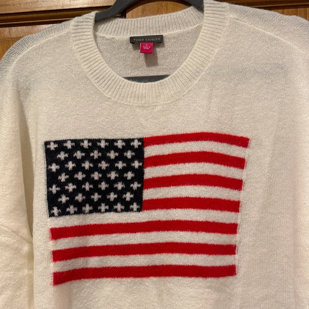 Vince Camuto White Crewneck Sweater with American Flag - Picture 2 of 4